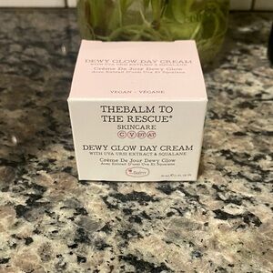 theBalm Dewy Glow Day Cream - Cream